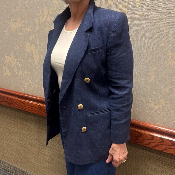 Harve Benard Blue Double Breasted Blazer. Size 10 - Picture 2 of 3